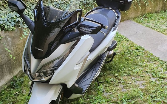 Gebrauchtmotorrad Honda Forza 300 - Bild 7