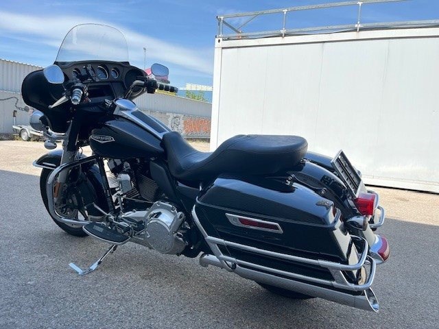 Harley-Davidson Electra Glide Police Edition (schwarz) - Bild 10