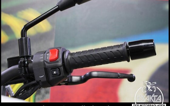 Neufahrzeug Aprilia Tuono 457 - Bild 16