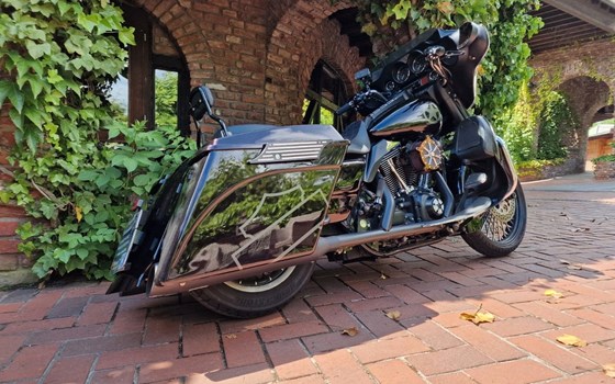 Gebrauchtmotorrad Harley-Davidson Ultra Classic E-Glide FLHTCUI - Bild 1