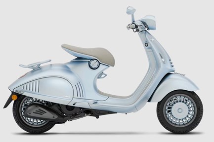 Vespa 946 Snake