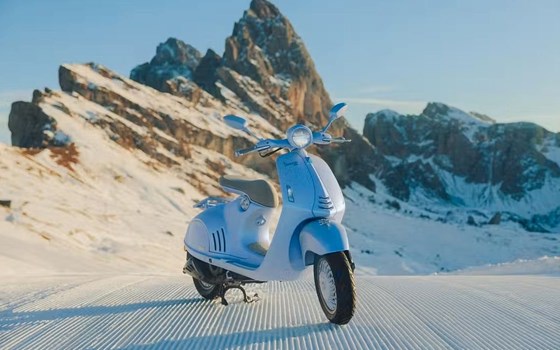 Neufahrzeug Vespa 946 Snake - Bild 2