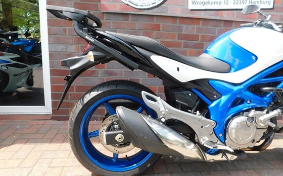 Gebrauchtmotorrad Suzuki SFV 650 Gladius - Bild 13