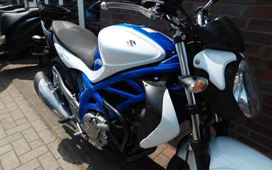 Gebrauchtmotorrad Suzuki SFV 650 Gladius - Bild 15