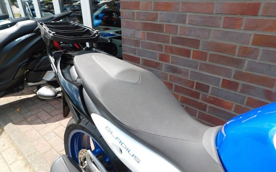 Gebrauchtmotorrad Suzuki SFV 650 Gladius - Bild 16