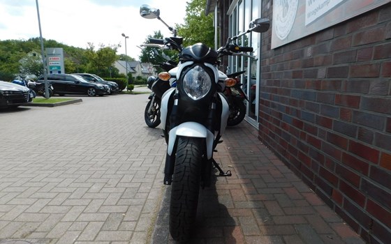 Gebrauchtmotorrad Suzuki SFV 650 Gladius - Bild 3