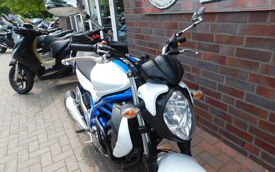 Gebrauchtmotorrad Suzuki SFV 650 Gladius - Bild 4
