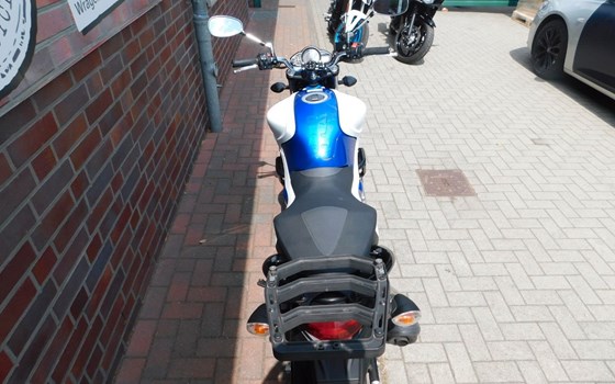 Gebrauchtmotorrad Suzuki SFV 650 Gladius - Bild 9