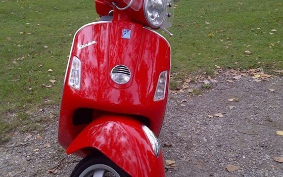 Gebrauchtmotorrad Vespa GTS 250 i.e. - Bild 2 Gebrauchtmotorrad Vespa GTS 250 i.e. - Bild 2