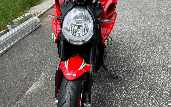 Gebrauchtmotorrad MV Agusta Dragster 800 RC - Bild 1 Gebrauchtmotorrad MV Agusta Dragster 800 RC - Bild 1