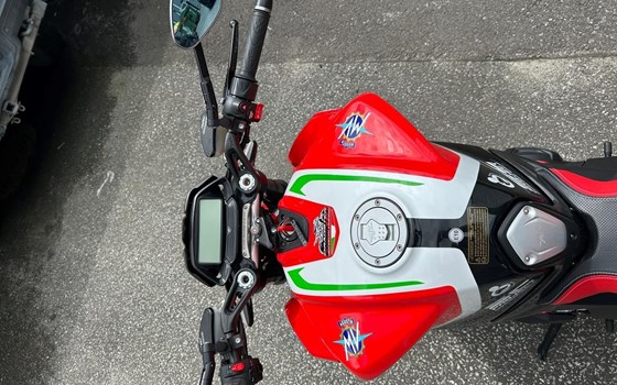 Gebrauchtmotorrad MV Agusta Dragster 800 RC - Bild 3 Gebrauchtmotorrad MV Agusta Dragster 800 RC - Bild 3