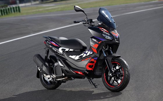 Neufahrzeug Aprilia SR GT Replica 200 - Bild 3