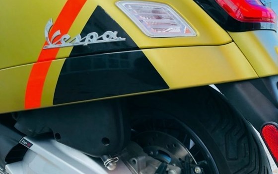 Gebrauchtmotorrad Vespa GTS 300 - Bild 8