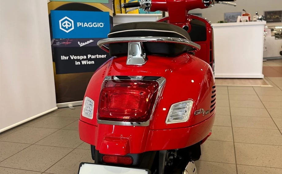 Angebot Vespa GTS 125 Super Bild 3: Angebot Vespa GTS 125 Super