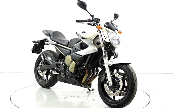 Motorrad Occasion Yamaha XJ6 - Bild 2