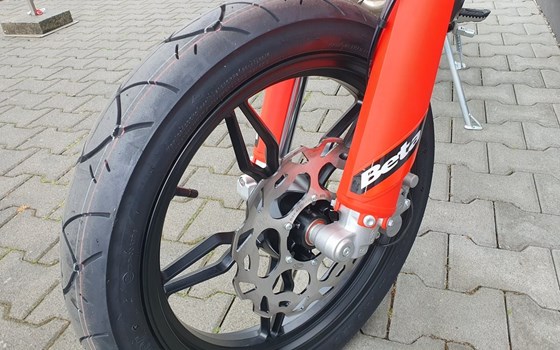 Neufahrzeug Beta RR 125 4T SM - Bild 7