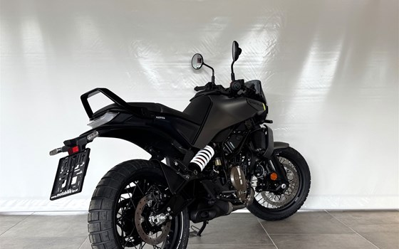 Neufahrzeug Husqvarna Svartpilen 125 - Bild 4 Neufahrzeug Husqvarna Svartpilen 125 - Bild 4