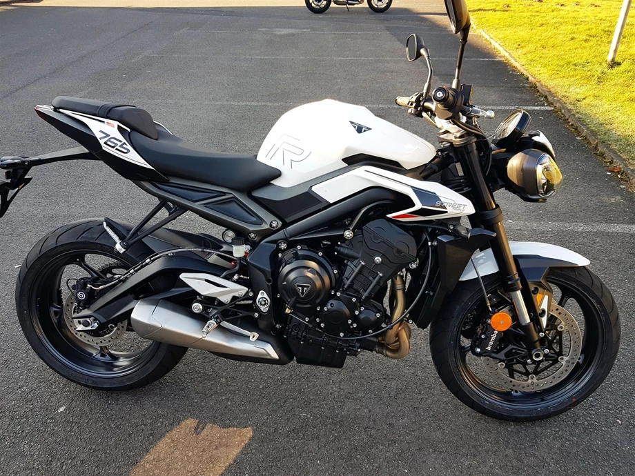 Angebot Triumph Street Triple R Bild 2: Angebot Triumph Street Triple R
