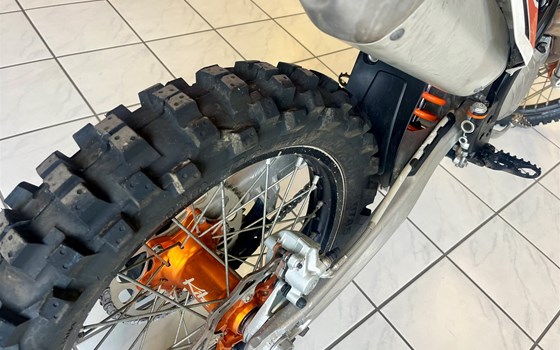 Gebrauchtmotorrad KTM 450 SX-F - Bild 6 Gebrauchtmotorrad KTM 450 SX-F - Bild 6
