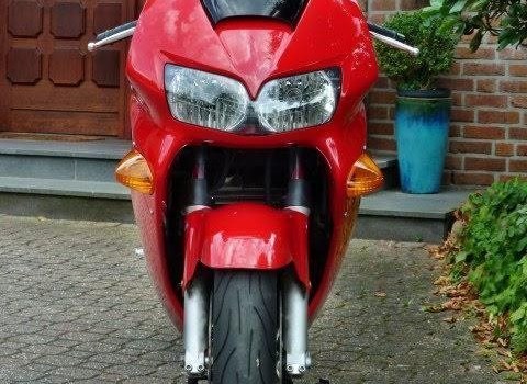 Gebrauchtmotorrad Honda VFR 800 F - Bild 3