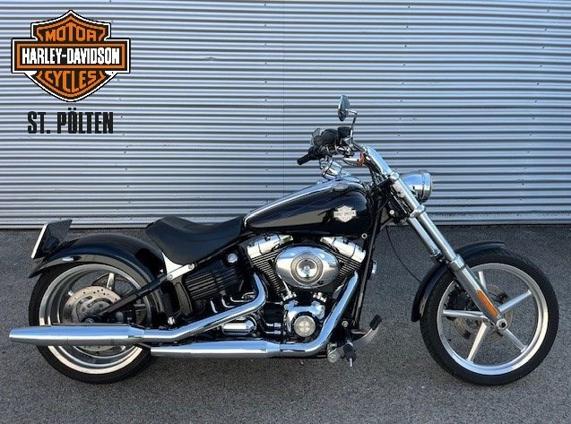 Harley-Davidson Softtail Rocker C FXCWC (Vivid Black) - Bild 1