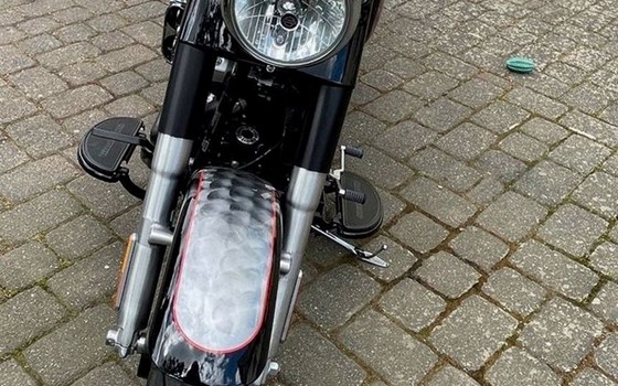 Gebrauchtmotorrad Harley-Davidson Softail Fat Boy Special FLSTFB - Bild 1