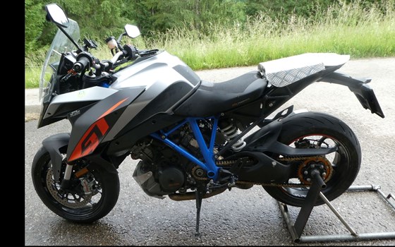 Gebrauchtmotorrad KTM 1290 Super Duke GT - Bild 1 Gebrauchtmotorrad KTM 1290 Super Duke GT - Bild 1