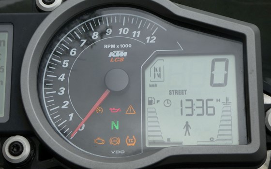 Gebrauchtmotorrad KTM 1290 Super Duke GT - Bild 16 Gebrauchtmotorrad KTM 1290 Super Duke GT - Bild 16
