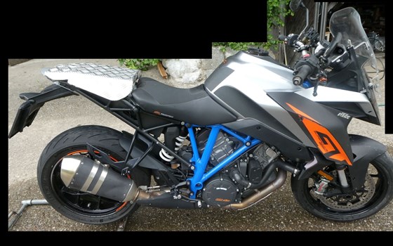 Gebrauchtmotorrad KTM 1290 Super Duke GT - Bild 4 Gebrauchtmotorrad KTM 1290 Super Duke GT - Bild 4