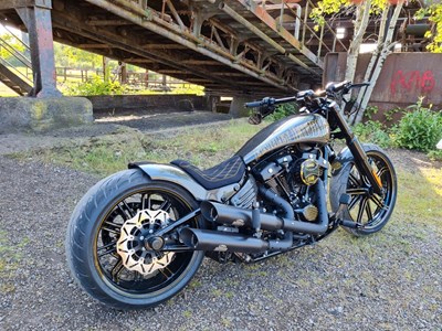Softail Breakout 114 FXBRS