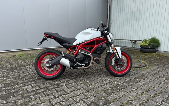 Gebrauchtmotorrad Ducati Monster 797 - Bild 3