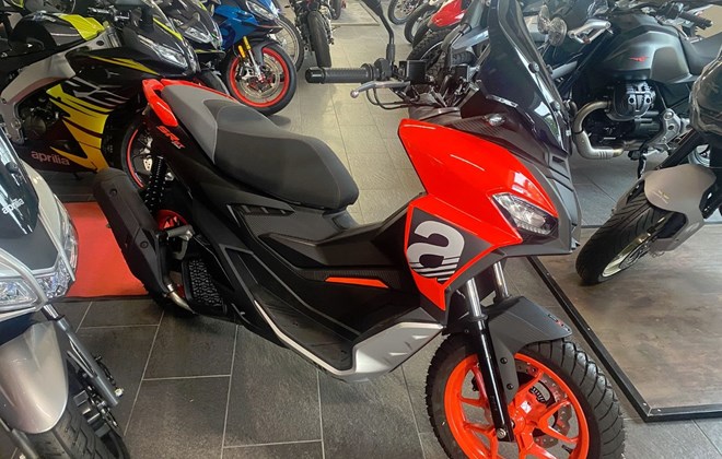 Aprilia SR GT 200