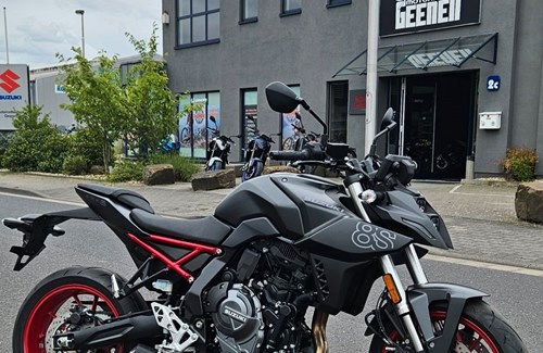 Neumotorrad Suzuki GSX-8S