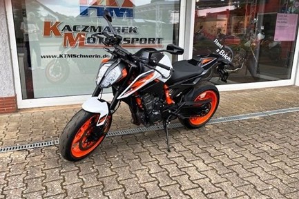 KTM 890 Duke R