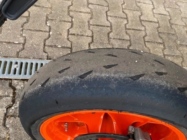 Angebot KTM 890 Duke R Bild 8: Angebot KTM 890 Duke R