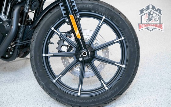 Gebrauchtmotorrad Harley-Davidson Sportster XL 883 N Iron - Bild 13