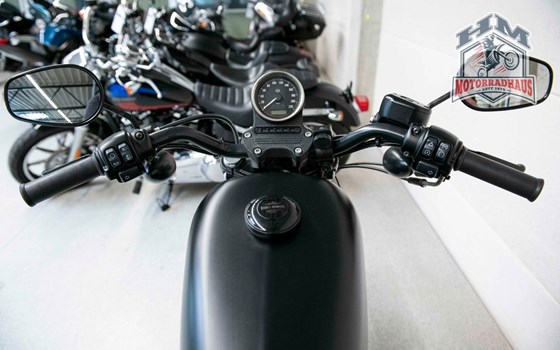 Gebrauchtmotorrad Harley-Davidson Sportster XL 883 N Iron - Bild 5