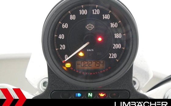Gebrauchtmotorrad Harley-Davidson Sportster XL 883 L SuperLow - Bild 12