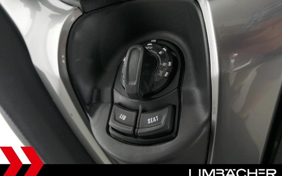 Gebrauchtmotorrad Yamaha XMAX 300 Tech MAX - Bild 17