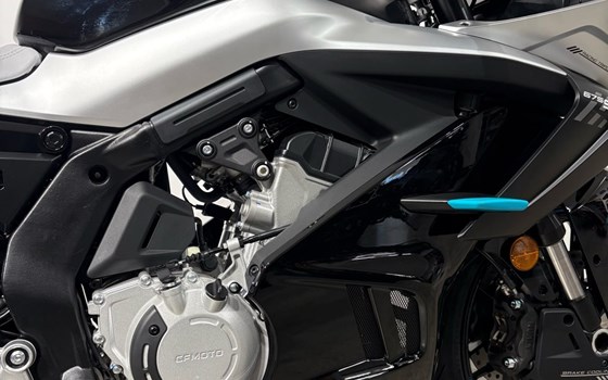 Neufahrzeug CFMOTO 675SR-R - Bild 3 Neufahrzeug CFMOTO 675SR-R - Bild 3