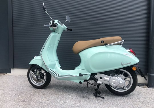 GEBRAUCHTFAHRZEUG Vespa Primavera 50 4T