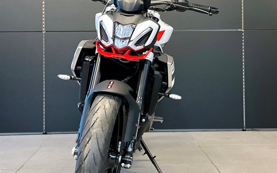 Neufahrzeug Aprilia Tuono 457 - Bild 3