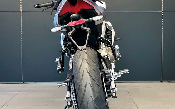 Neufahrzeug Aprilia Tuono 457 - Bild 12