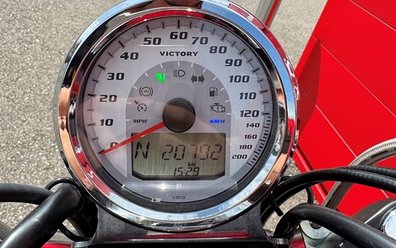 Motorrad Occasion Victory Jackpot - Bild 5
