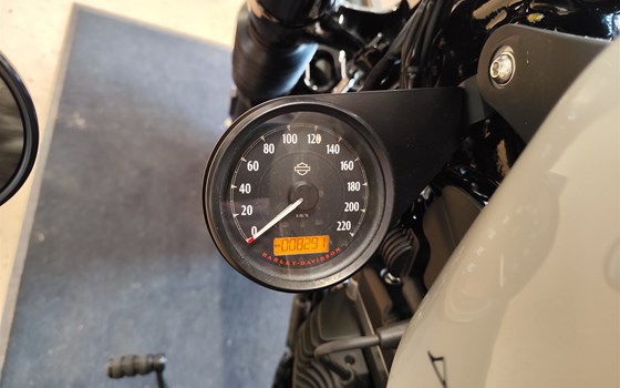Gebrauchtmotorrad Harley-Davidson Sportster XL 1200X Forty-Eight - Bild 13 Gebrauchtmotorrad Harley-Davidson Sportster XL 1200X Forty-Eight - Bild 13
