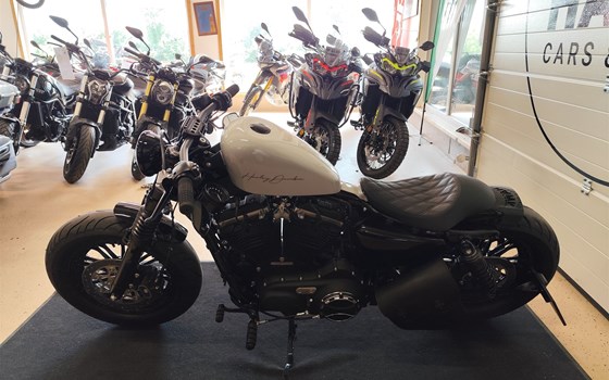 Gebrauchtmotorrad Harley-Davidson Sportster XL 1200X Forty-Eight - Bild 6 Gebrauchtmotorrad Harley-Davidson Sportster XL 1200X Forty-Eight - Bild 6