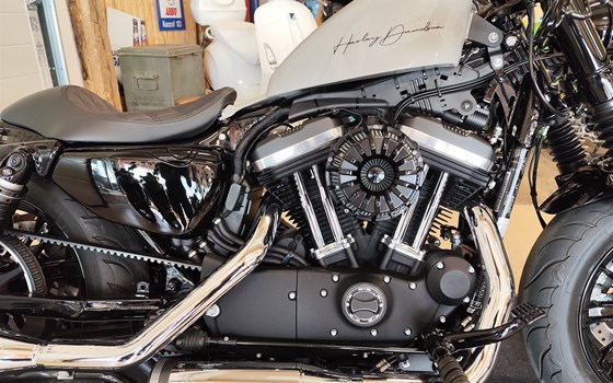 Gebrauchtmotorrad Harley-Davidson Sportster XL 1200X Forty-Eight - Bild 9 Gebrauchtmotorrad Harley-Davidson Sportster XL 1200X Forty-Eight - Bild 9