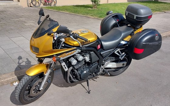 Gebrauchtmotorrad Yamaha FZS 600 Fazer - Bild 1