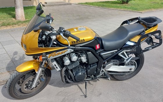 Gebrauchtmotorrad Yamaha FZS 600 Fazer - Bild 2