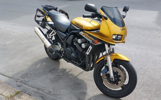 Gebrauchtmotorrad Yamaha FZS 600 Fazer - Bild 3